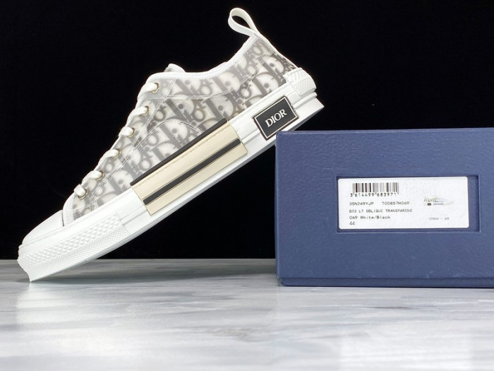 b23 oblique low top sneaker