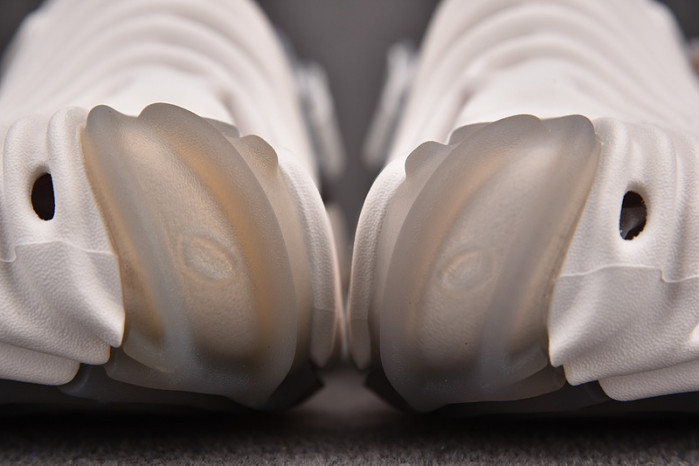 Cr*0*s pollex clog by salehe bembury stratus