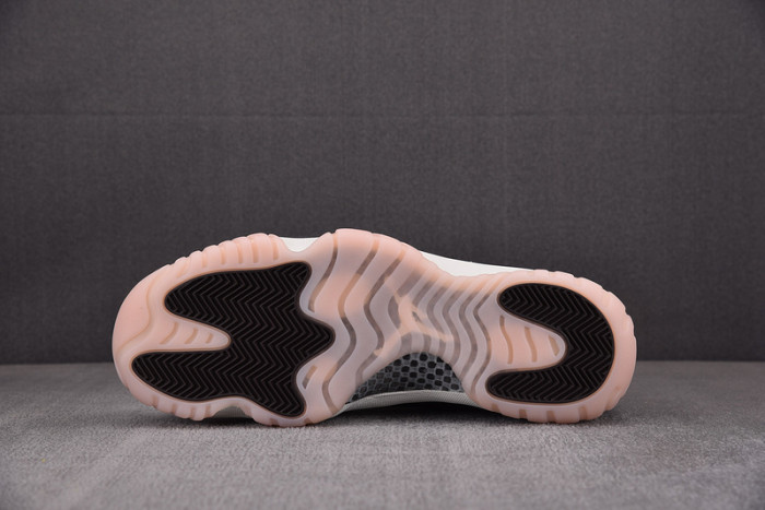 air jordan 11 wmns "neapolitan"