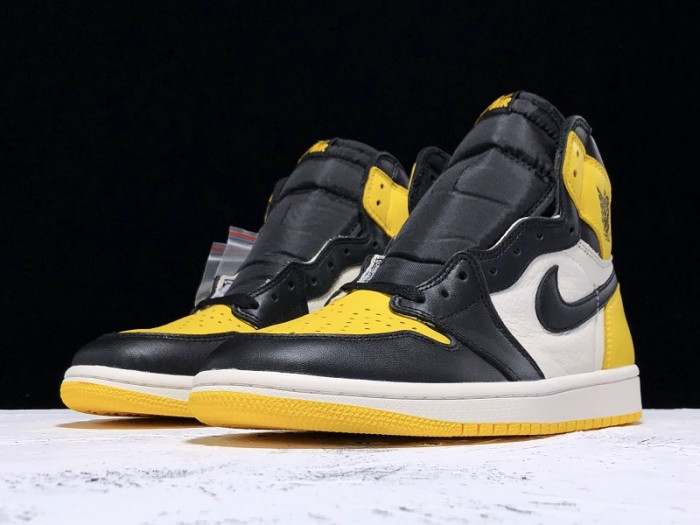air jordan 1 yellow toe black white ar1020-700