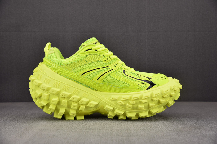 Ba*len*cia*ga defender yellow green