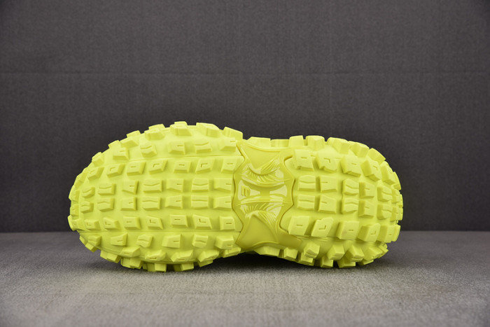 Ba*len*cia*ga defender yellow green