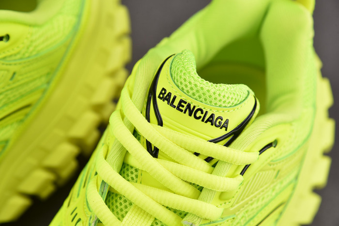 Ba*len*cia*ga defender yellow green