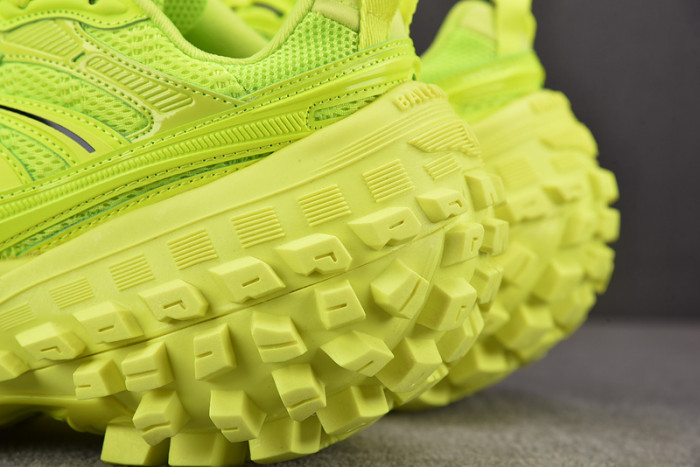 Ba*len*cia*ga defender yellow green