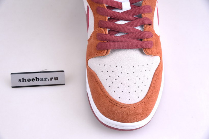 nike sb dunk low pro dark russet cedar bq6817-202