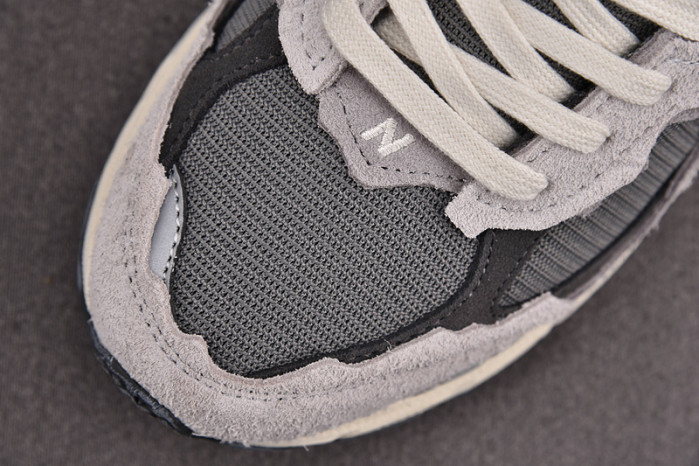 new balance 2002r protection pack rain cloud