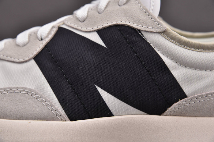 NEW BALANCE 550 NB000018