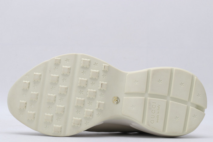 G*u*i sneaker g1000077