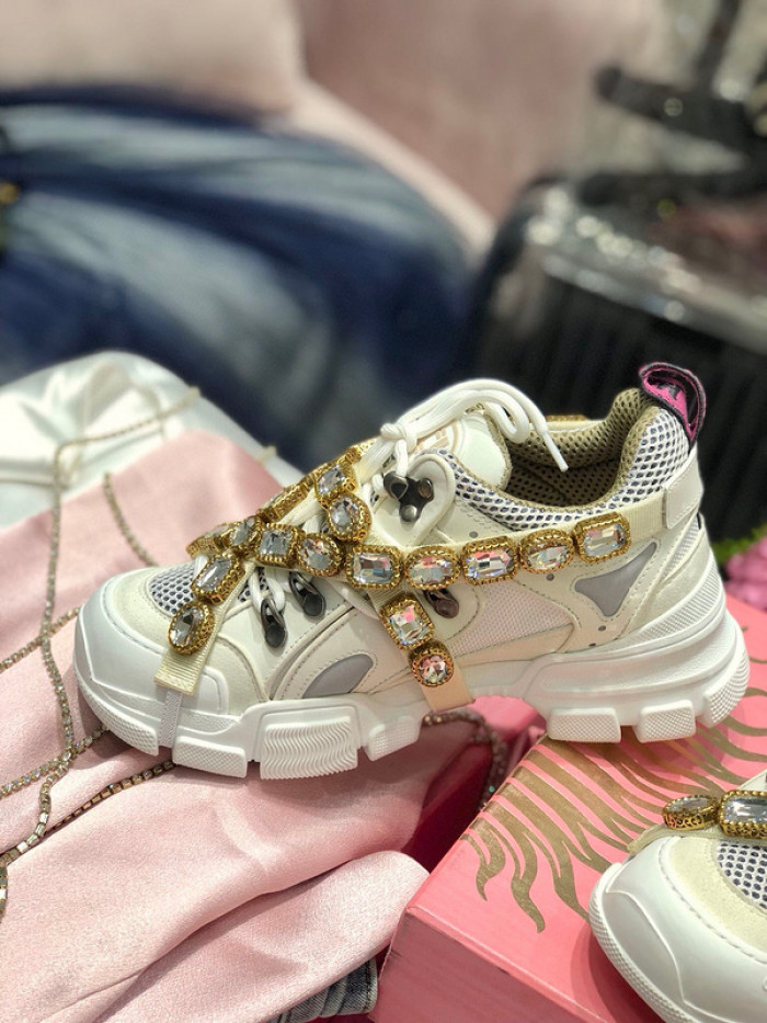 G*u*i1 flashtrek sneaker