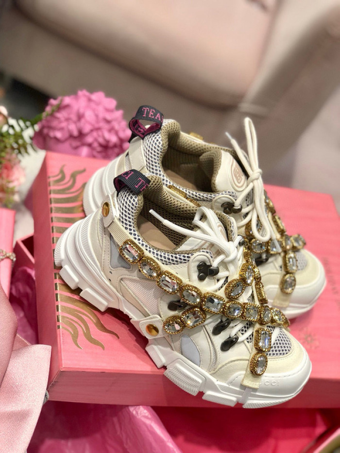 G*u*i1 flashtrek sneaker