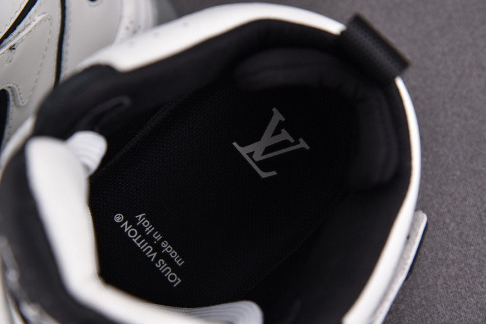 lou1s V*t*n trainer top