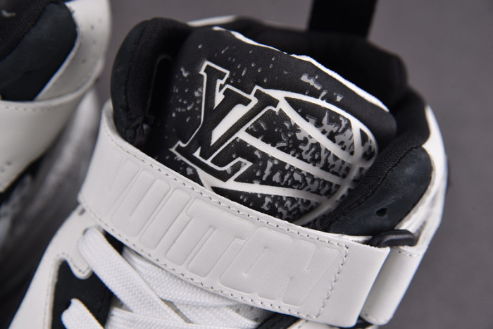 lou1s V*t*n trainer top