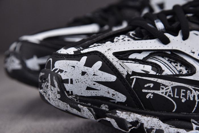 balen track graffiti black