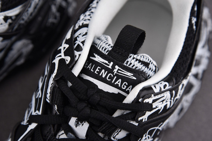 balen track graffiti black