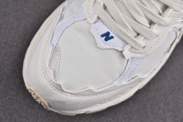 new balance 2002r“refined future