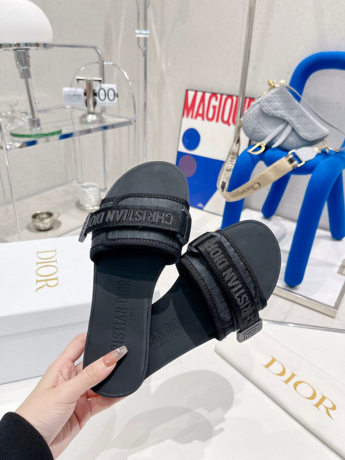 d1or sandals