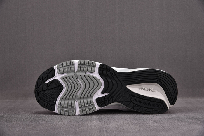 NEW BALANCE 990 V6 NB000015