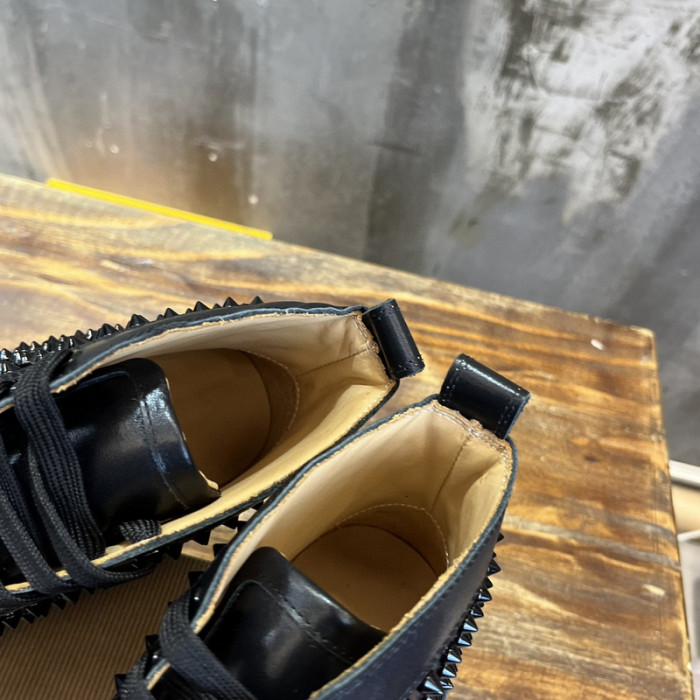 chr1stian loubout1n cl100008